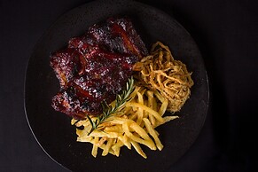 Protea Hotel by Marriott Johannesburg Balalaika Sandton