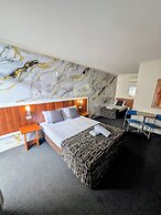Hampton Villa Motel