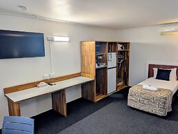 Hampton Villa Motel