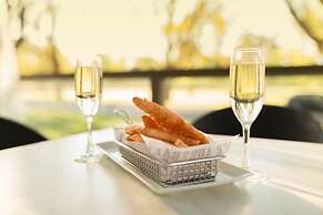 Forrest Hotel and Apartments