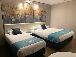 Mariners on the Waterfront