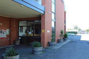 Moe Motor Inn