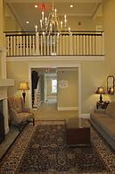 Publick House Historic Inn and Country Motor Lodge