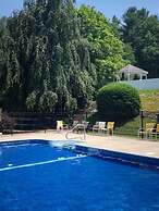 Publick House Historic Inn and Country Motor Lodge
