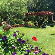 Publick House Historic Inn and Country Motor Lodge