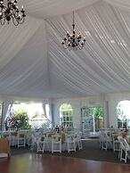 Publick House Historic Inn and Country Motor Lodge