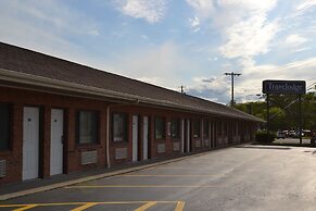 Travelodge by Wyndham Niagara Falls