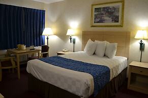 Travelodge by Wyndham Niagara Falls