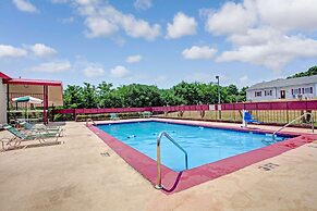 Days Inn by Wyndham Knoxville West