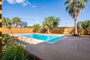 Motel 6 Freeport, TX