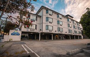 Days Inn by Wyndham Monterey Downtown