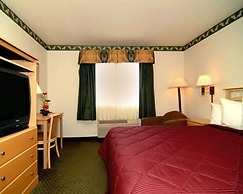 Lamplighter Inn & Suites