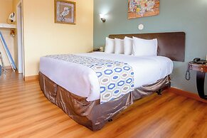 Hotel Avenida - Oceanside Camp Pendleton