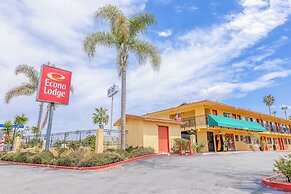 Hotel Avenida - Oceanside Camp Pendleton