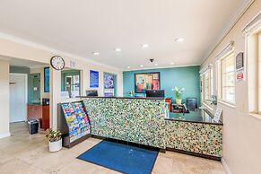 Hotel Avenida - Oceanside Camp Pendleton