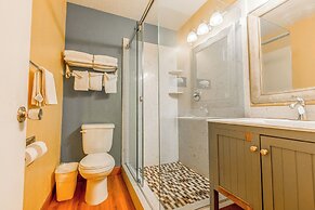 Hotel Avenida - Oceanside Camp Pendleton