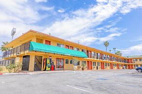 Hotel Avenida - Oceanside Camp Pendleton