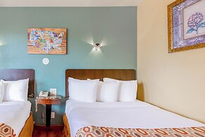 Hotel Avenida - Oceanside Camp Pendleton