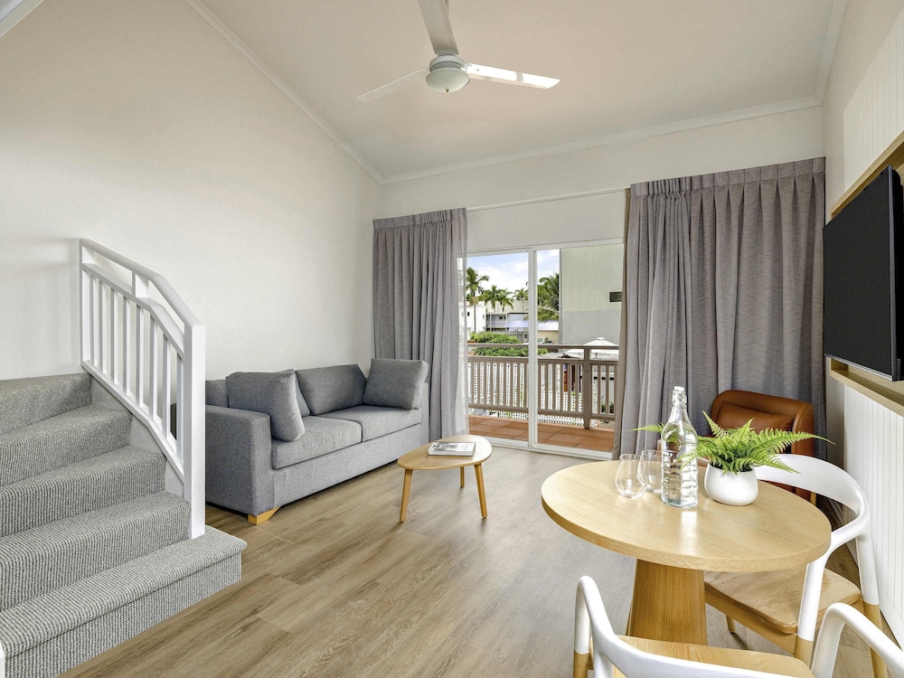 Mercure Cairns