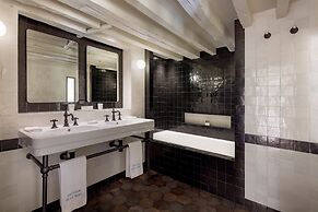 Pavillon de la Reine & Spa, Place des Vosges