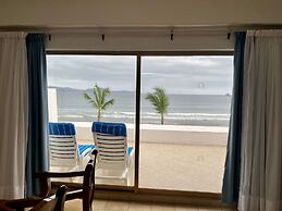 Los Angeles Locos - All Inclusive