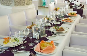 Los Angeles Locos - All Inclusive