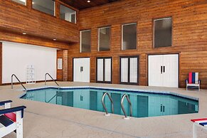 Ramada by Wyndham Richland Center