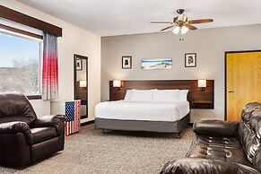 Ramada by Wyndham Richland Center