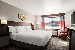 Ramada by Wyndham Richland Center