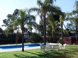 Federation Motel Resort