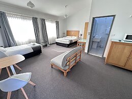 Spa Village Travel Inn