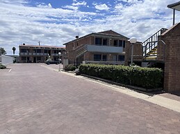 Spa Village Travel Inn