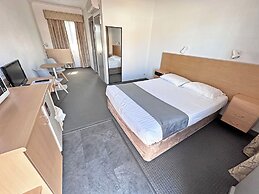 Spa Village Travel Inn