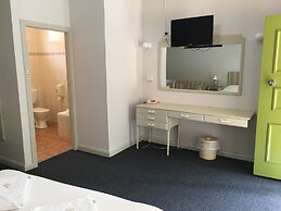 Town & Country Motel