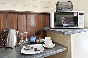 Comfort Inn On Raglan