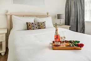 Rosellen Suites At Stanley Park