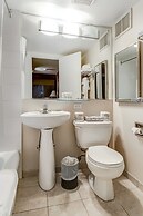 Rosellen Suites At Stanley Park