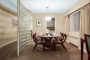 Rosellen Suites At Stanley Park