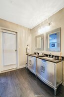 Rosellen Suites At Stanley Park