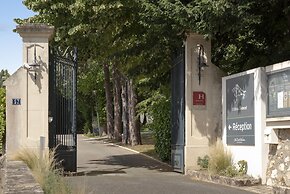 Château Belmont Tours by The Crest Collection