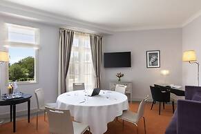 Château Belmont Tours by The Crest Collection