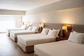 Yacht & Golf Club Paraguayo, a Tribute Portfolio Resort