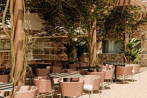 Yacht & Golf Club Paraguayo, a Tribute Portfolio Resort