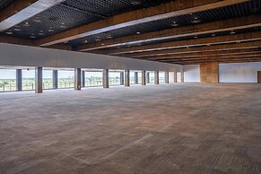 Yacht & Golf Club Paraguayo, a Tribute Portfolio Resort