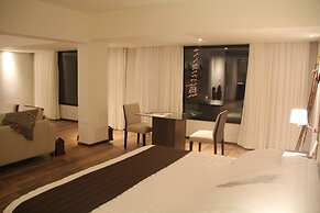 Yacht & Golf Club Paraguayo, a Tribute Portfolio Resort