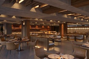 Yacht & Golf Club Paraguayo, a Tribute Portfolio Resort