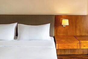 Yacht & Golf Club Paraguayo, a Tribute Portfolio Resort