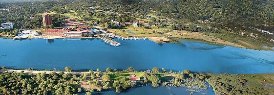 Yacht & Golf Club Paraguayo, a Tribute Portfolio Resort