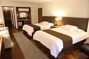 Yacht & Golf Club Paraguayo, a Tribute Portfolio Resort