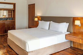 Yacht & Golf Club Paraguayo, a Tribute Portfolio Resort